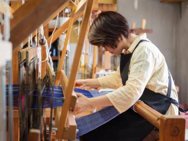 Why Opting for a Guangzhou Apparel Factory Makes Sense For International Brands